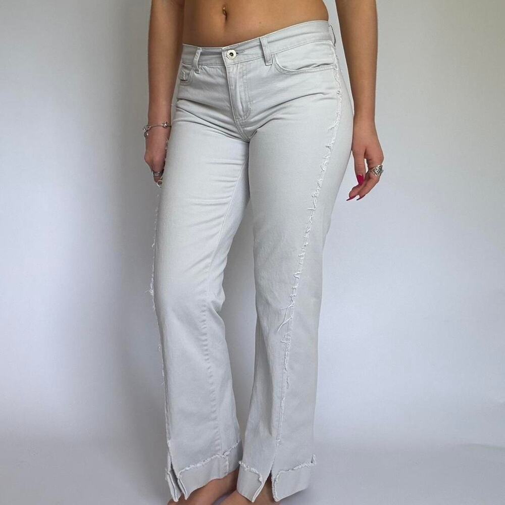 Guess White Low Rise Jeans w/ Frayed Hem
